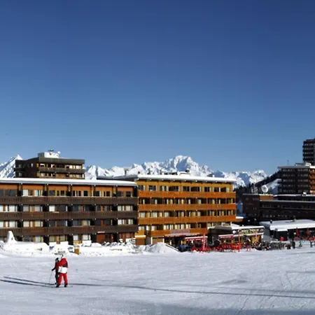 Renove Avec Terrasse Et Acces Direct Aux Pistes - Fr-1-455-43 La Plagne
